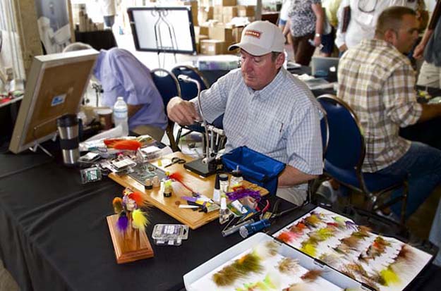 Industry News: Loon Replacing “Loon Live” With Fly Tying 101